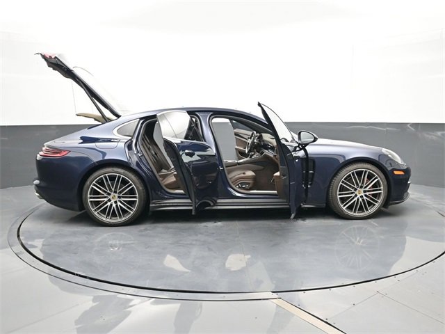 Used 2018 Porsche Panamera 4S image 30