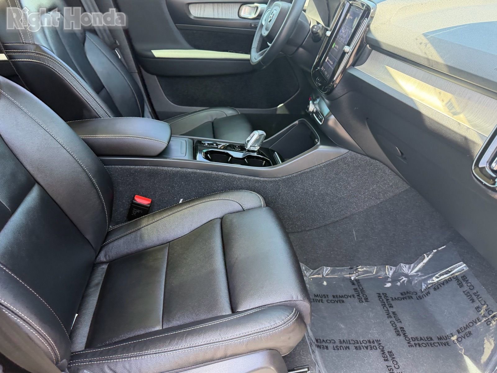 Used 2023 Volvo XC40 B5 Ultimate w/ Protection Package Premier AWD/4WD image 14