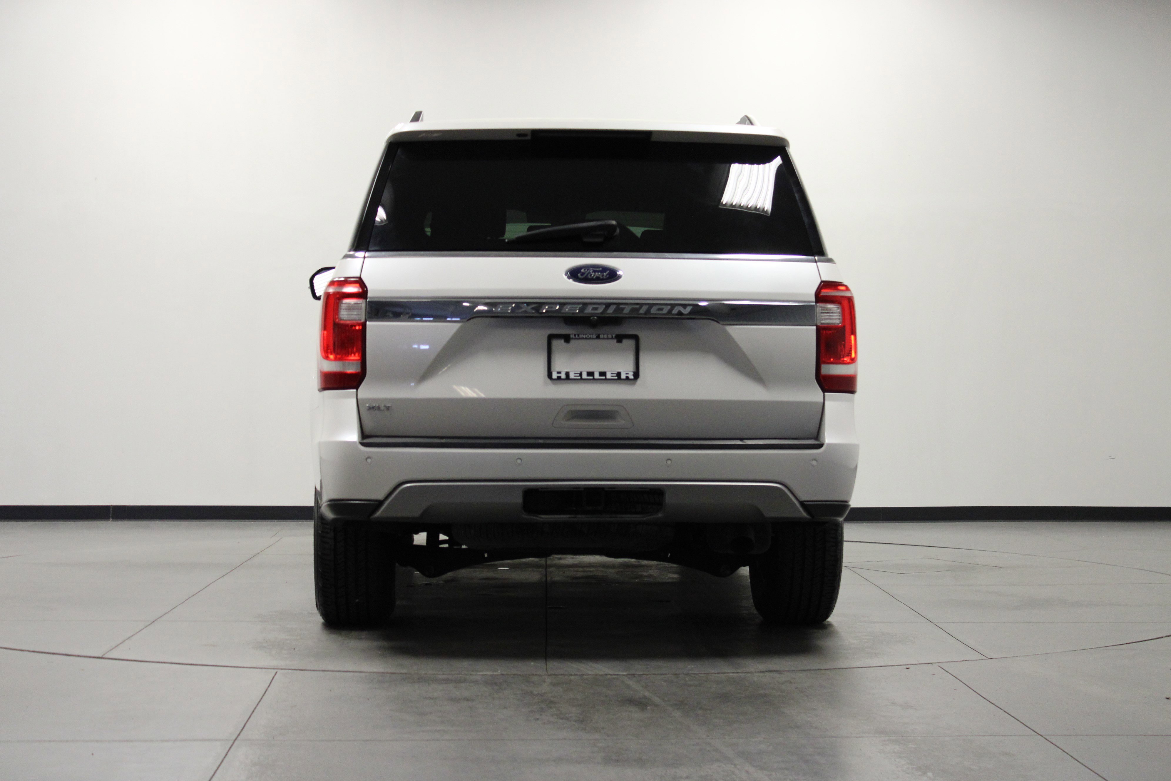 Used 2019 Ford Expedition XLT w/ Equipment Group 202A RWD image 5