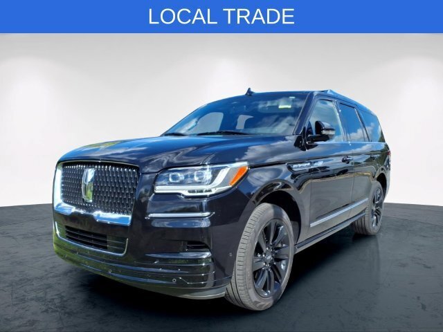 Used 2022 Lincoln Navigator Reserve AWD/4WD image 3