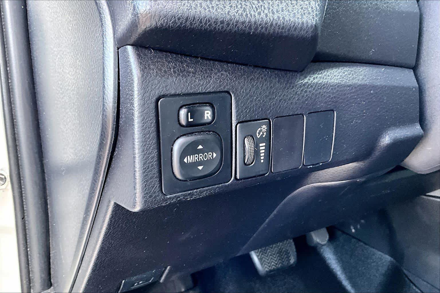 Used 2014 Toyota Corolla S FWD image 31