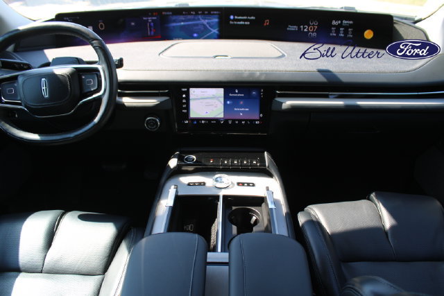 Used 2025 Lincoln Navigator Reserve AWD/4WD image 16