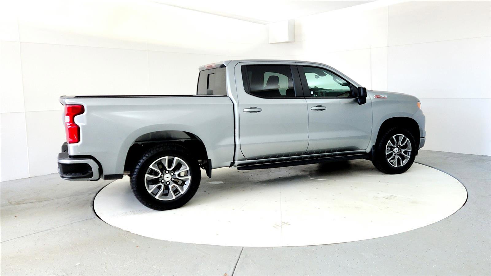 Used 2024 Chevrolet Silverado 1500 RST w/ Convenience Package II image 6