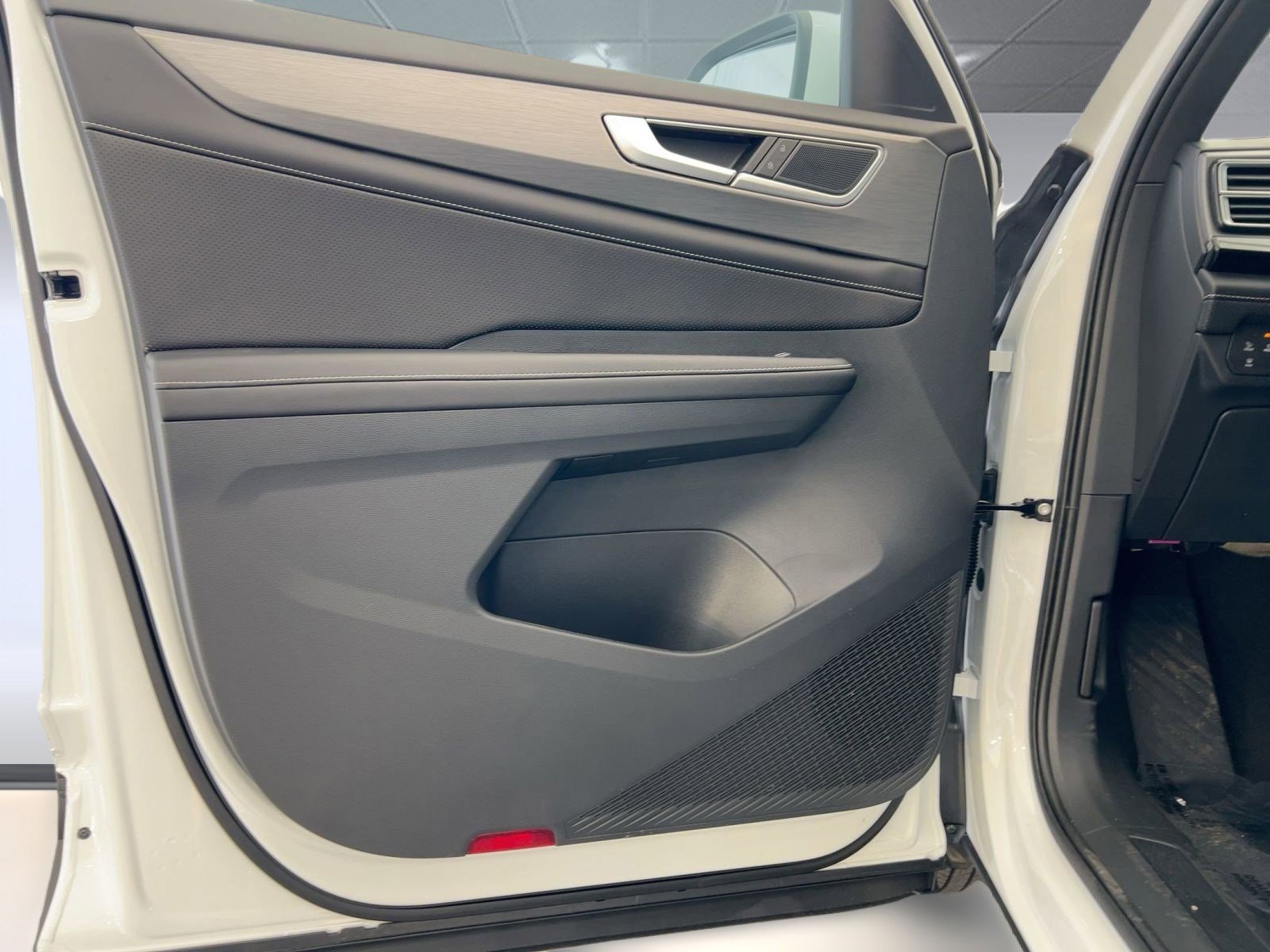 New 2026 Volkswagen Atlas Cross Sport SE image 19