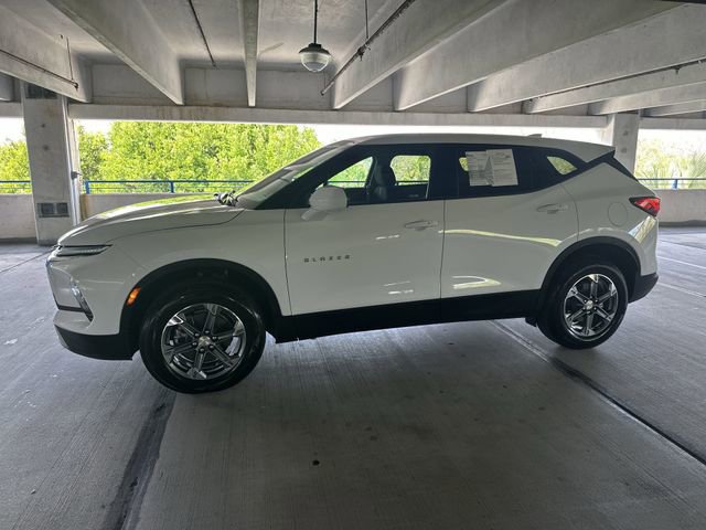 Used 2025 Chevrolet Blazer LT FWD image 19