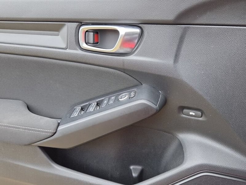 Used 2025 Honda Civic Sport image 26