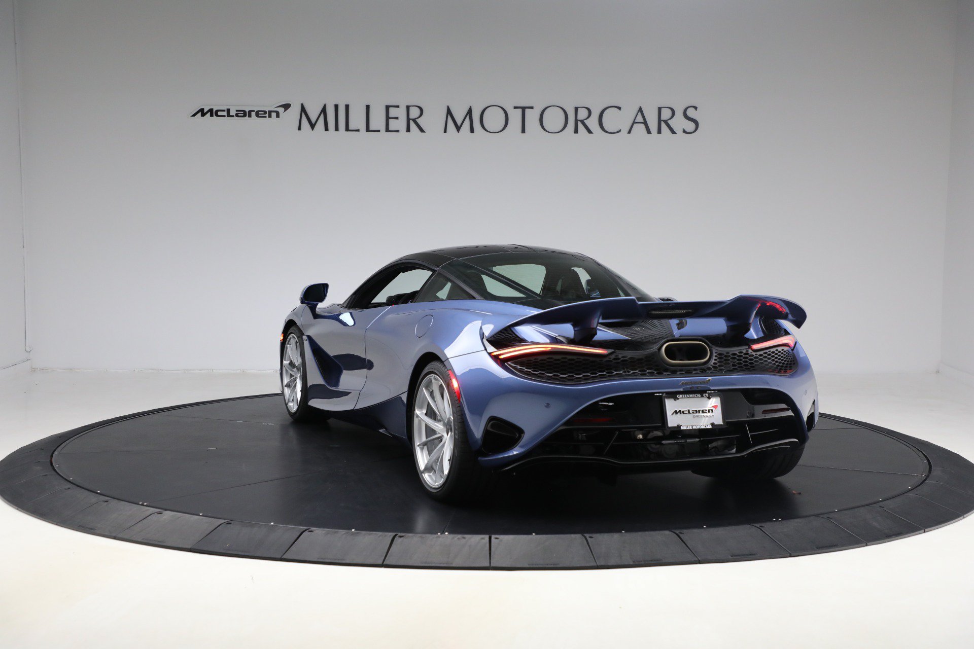 Used 2026 McLaren 750S RWD image 5