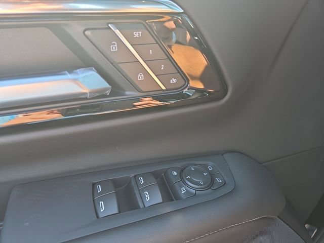 New 2025 Chevrolet Suburban Z71 w/ Z71 Off-Road Package image 24