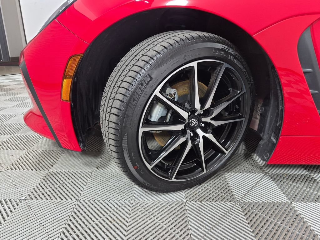Used 2023 Toyota GR86 RWD image 10