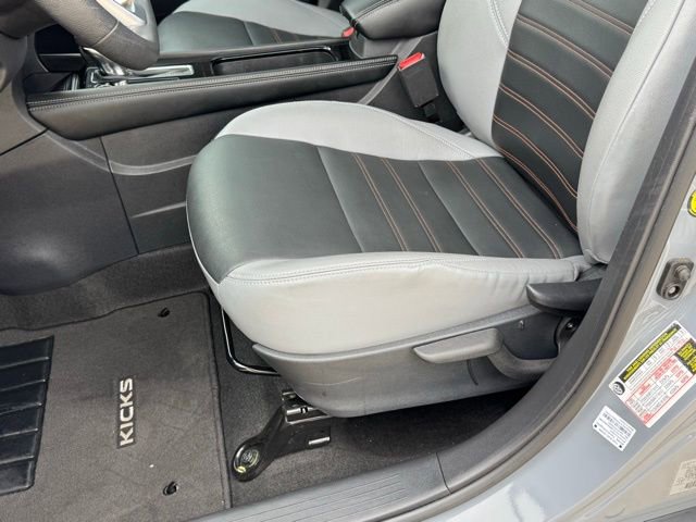 Used 2023 Nissan Kicks SR w/ SR Premium Package image 12