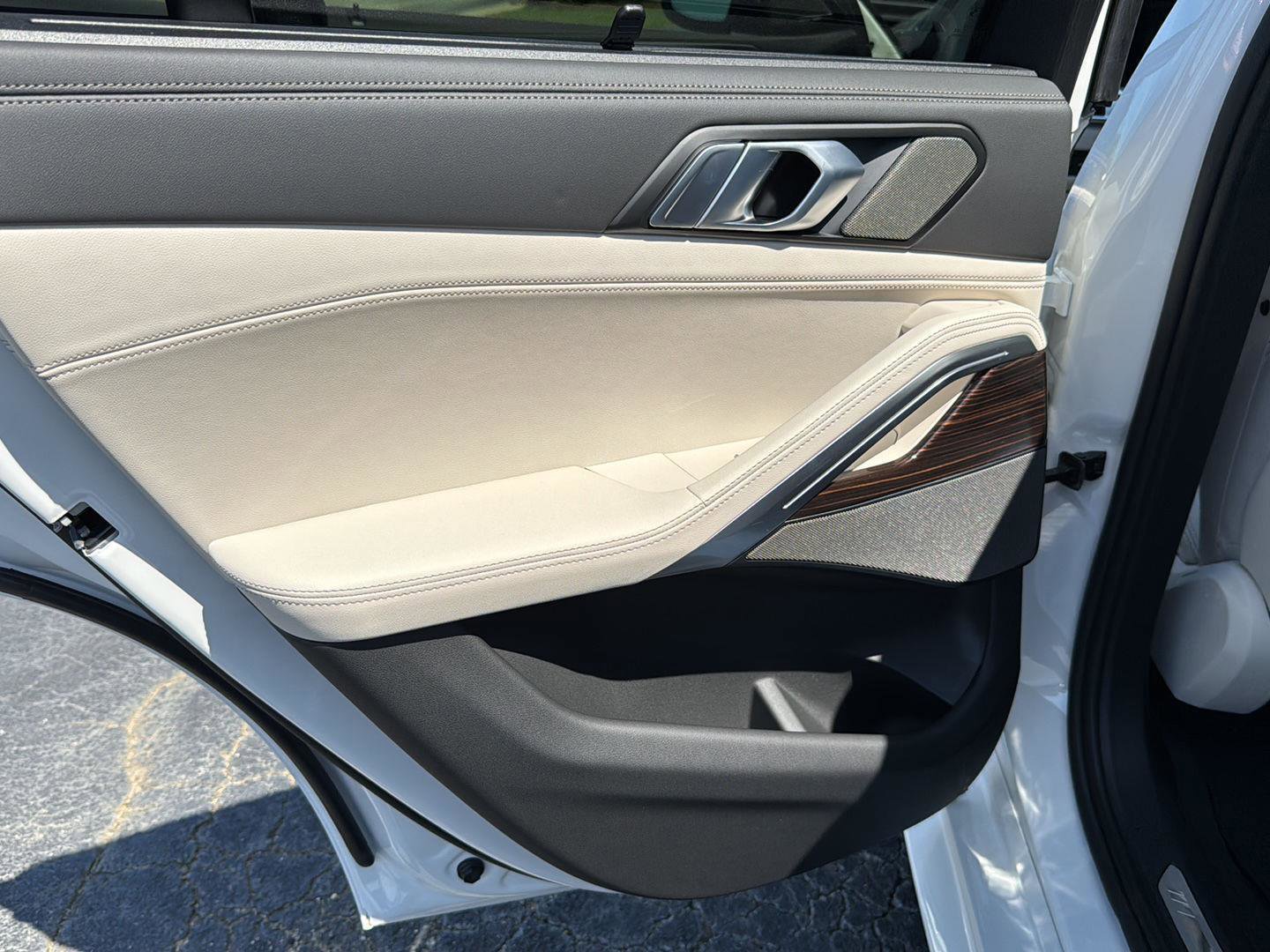 New 2026 BMW X6 xDrive40i w/ Executive Package image 15