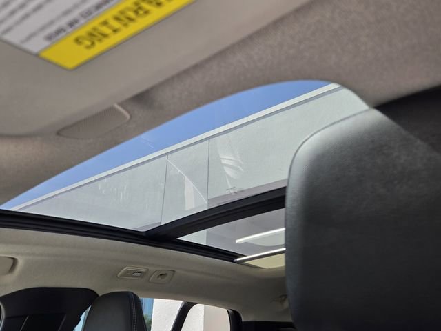 Certified 2023 Volvo XC40 B4 Plus w/ Protection Package Premier image 16