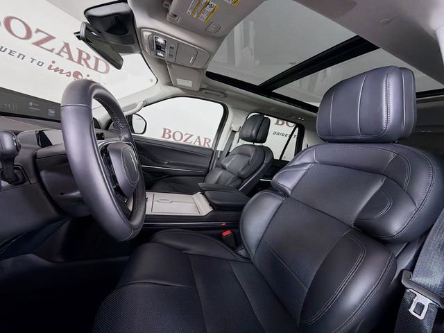 New 2025 Lincoln Navigator Reserve image 22