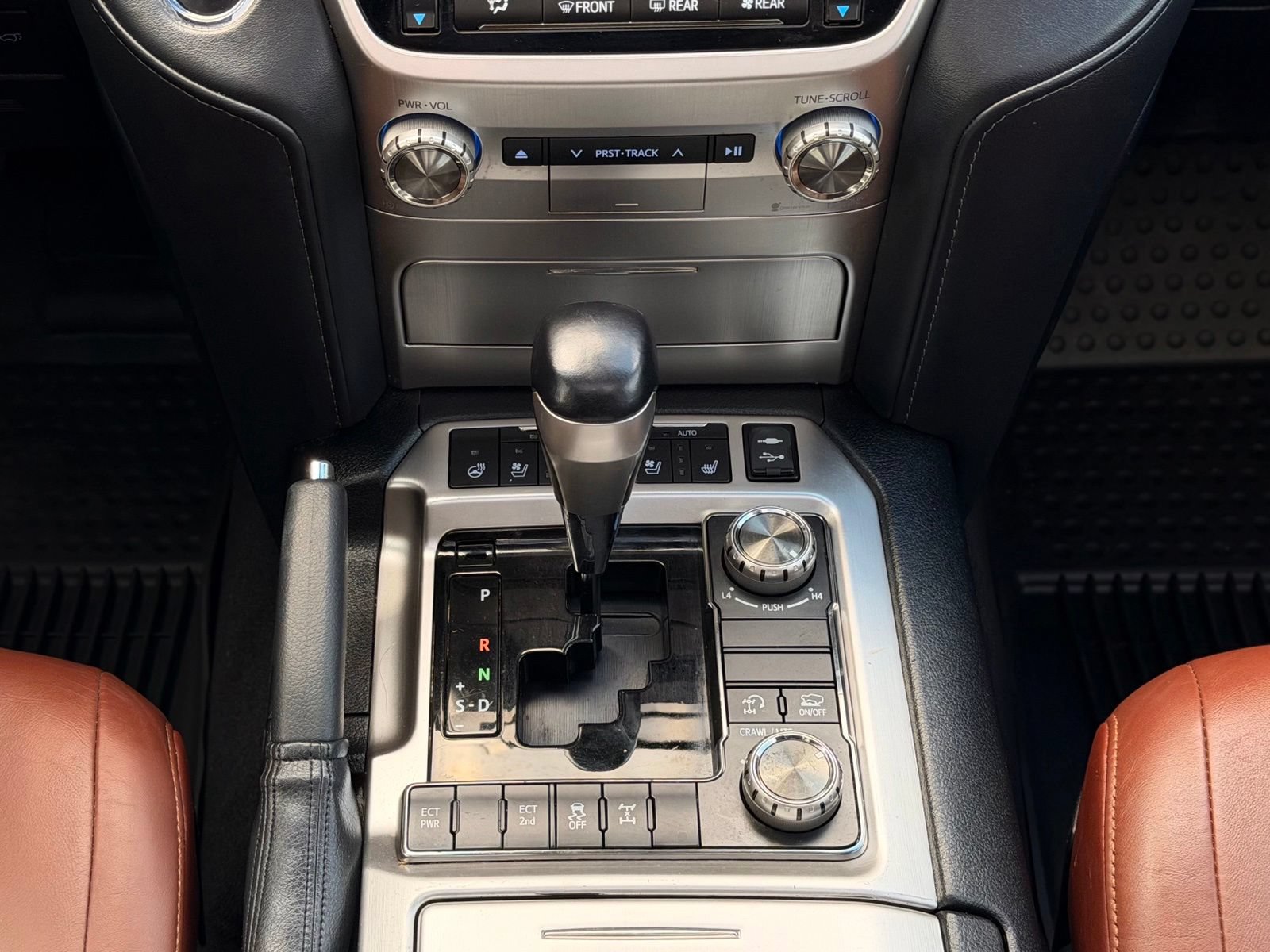 Used 2020 Toyota Land Cruiser AWD/4WD image 32
