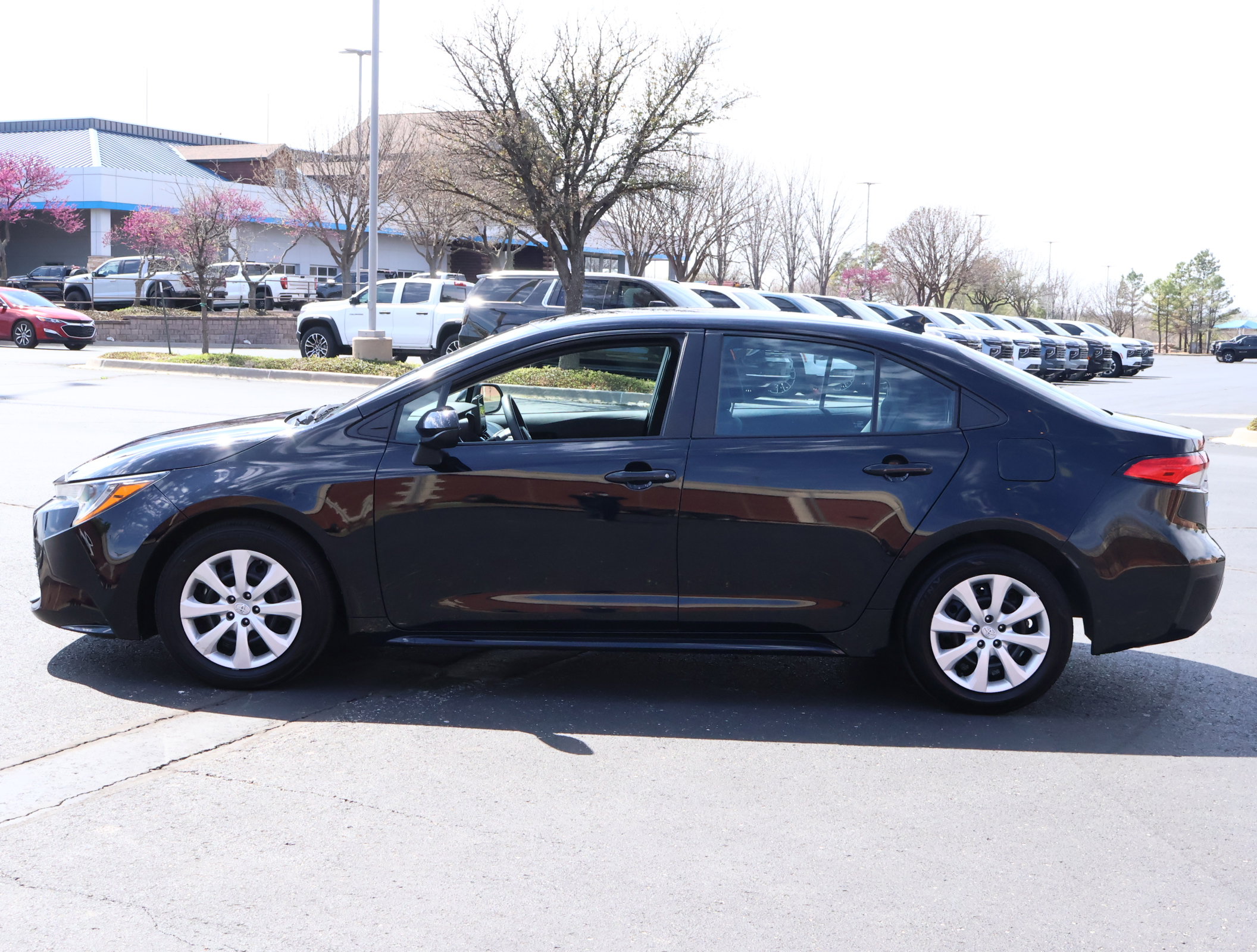 Used 2024 Toyota Corolla LE FWD image 25