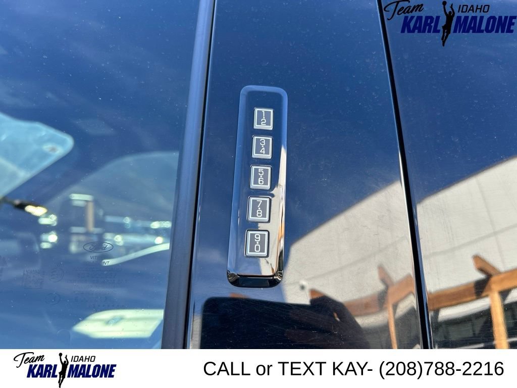 Used 2026 Ford F350 Platinum w/ Tremor Off-Road Package AWD/4WD image 19