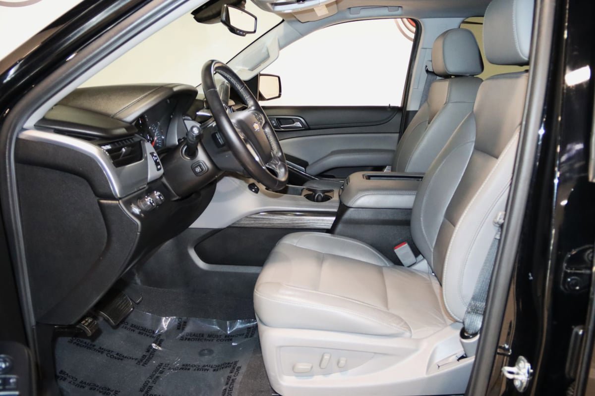 Used 2020 Chevrolet Suburban LT AWD/4WD image 40