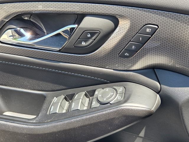 Used 2023 Chevrolet Traverse Premier w/ Redline Edition image 32