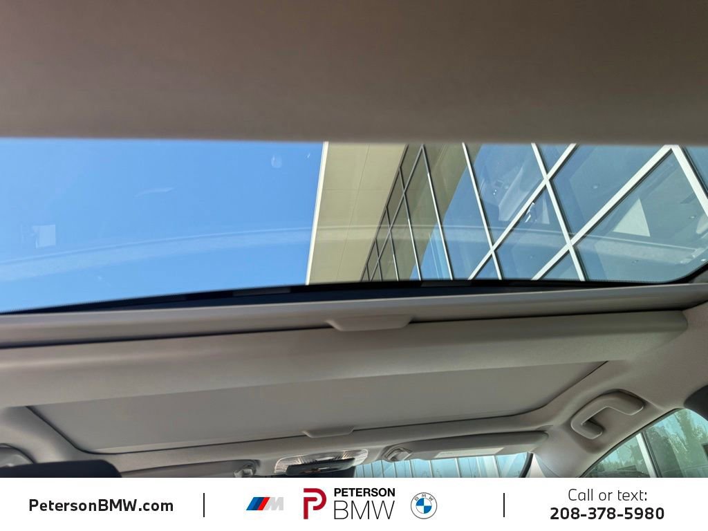 Used 2024 Toyota Prius XLE AWD/4WD image 19