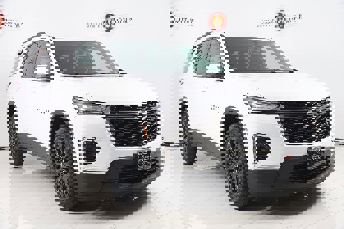 Used 2023 Chevrolet Traverse RS image 22