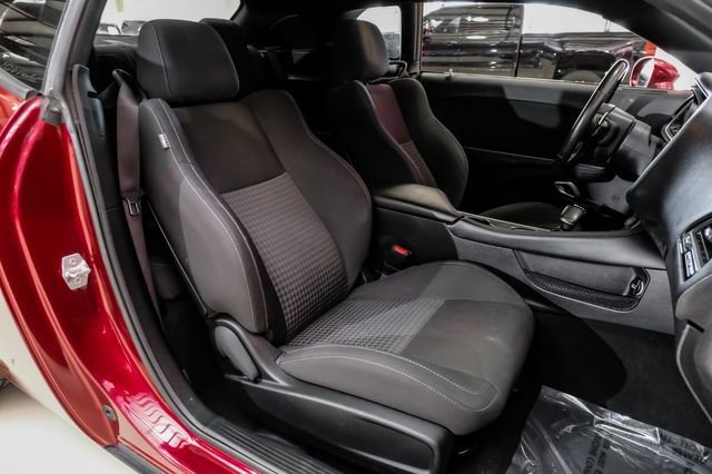 Used 2019 Dodge Challenger R/T w/ Cold Weather Group image 31