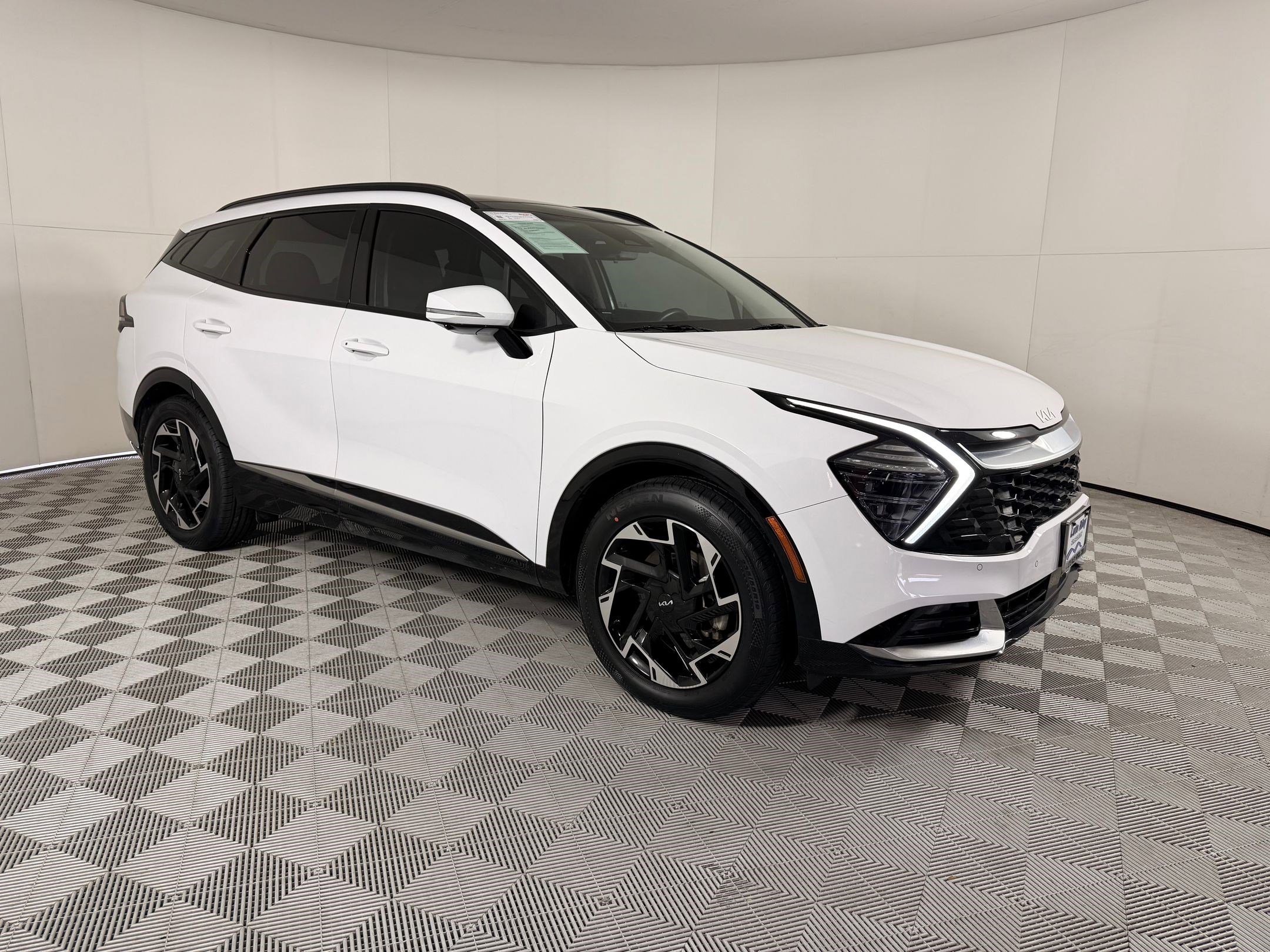 Used 2024 Kia Sportage SX image 7