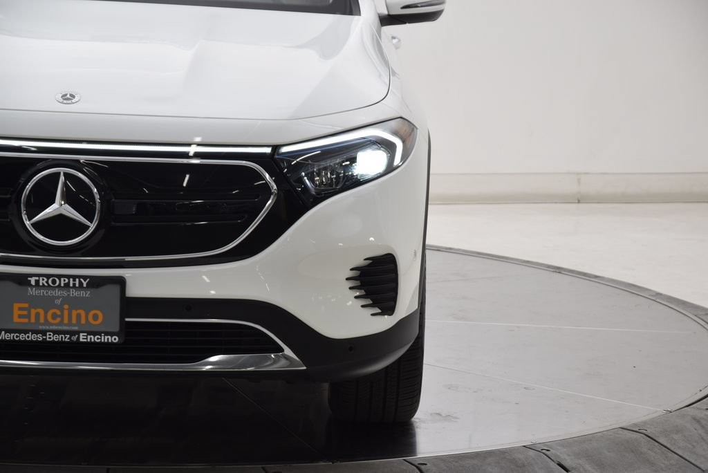 Certified 2023 Mercedes-Benz EQB 300 4MATIC w/ Exclusive Package image 10