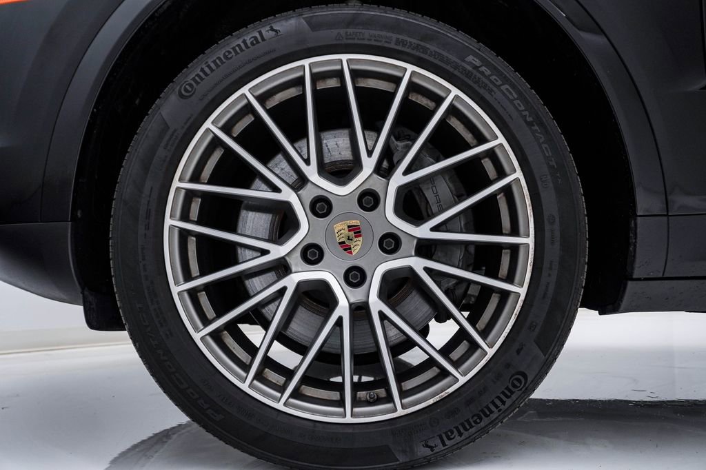 Certified 2023 Porsche Cayenne S Platinum image 13