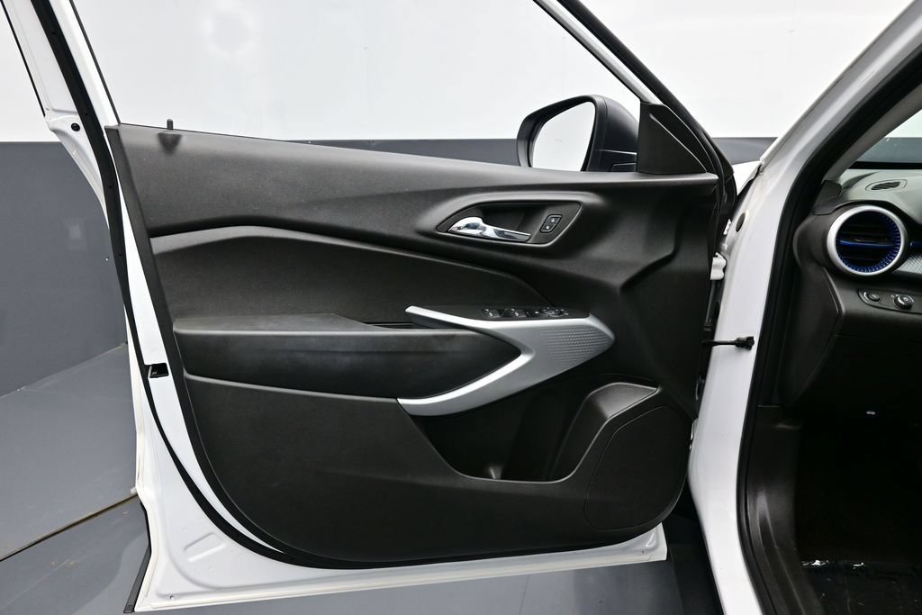 Used 2024 Chevrolet Trax LS FWD image 18