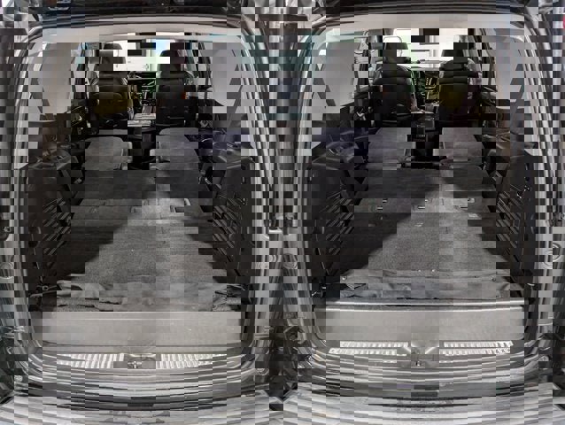 Used 2016 Cadillac Escalade Luxury image 33