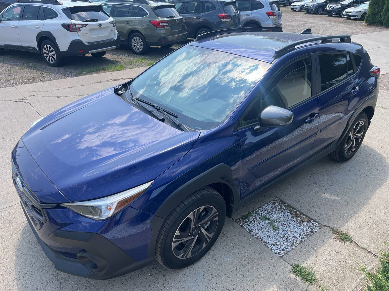 Used 2024 Subaru Crosstrek 2.0i Premium image 4
