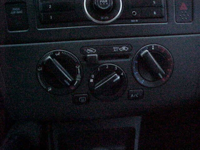 Used 2010 Nissan Versa 1.8 S w/ PWR Plus Pkg image 24