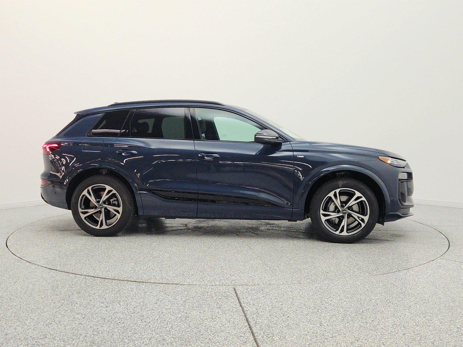 New 2027 Audi Q6 e-tron Premium Plus AWD/4WD image 4