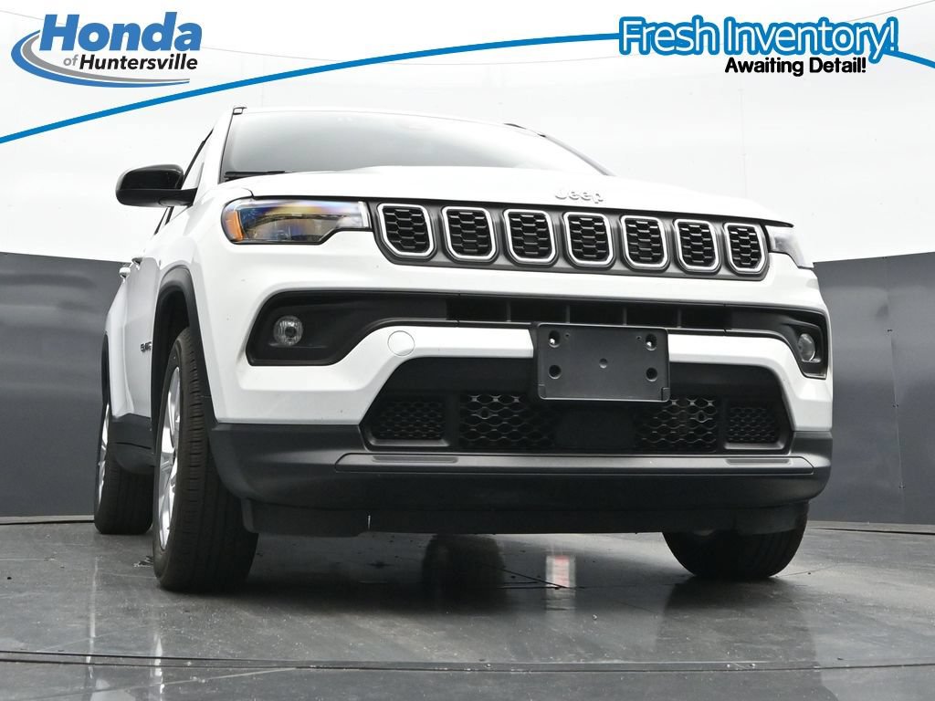 Used 2025 Jeep Compass Latitude AWD/4WD image 27