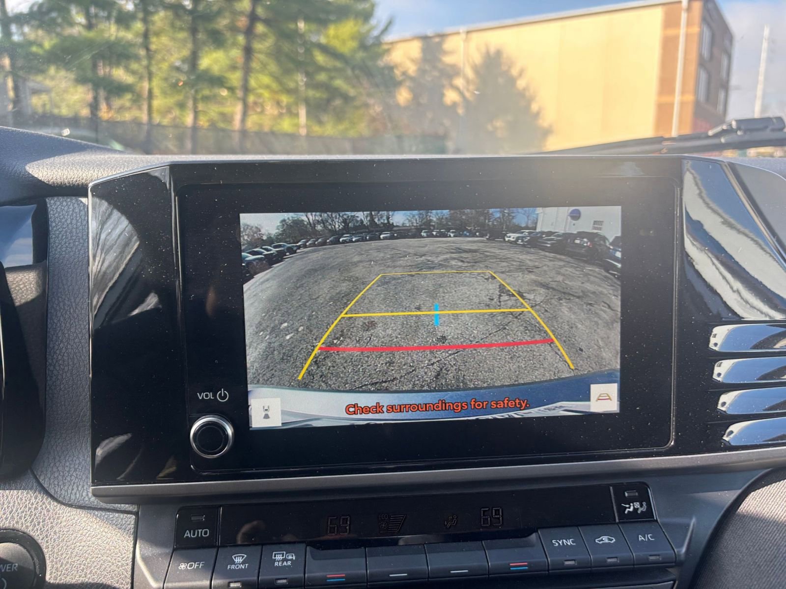 Used 2025 Toyota Camry LE image 17