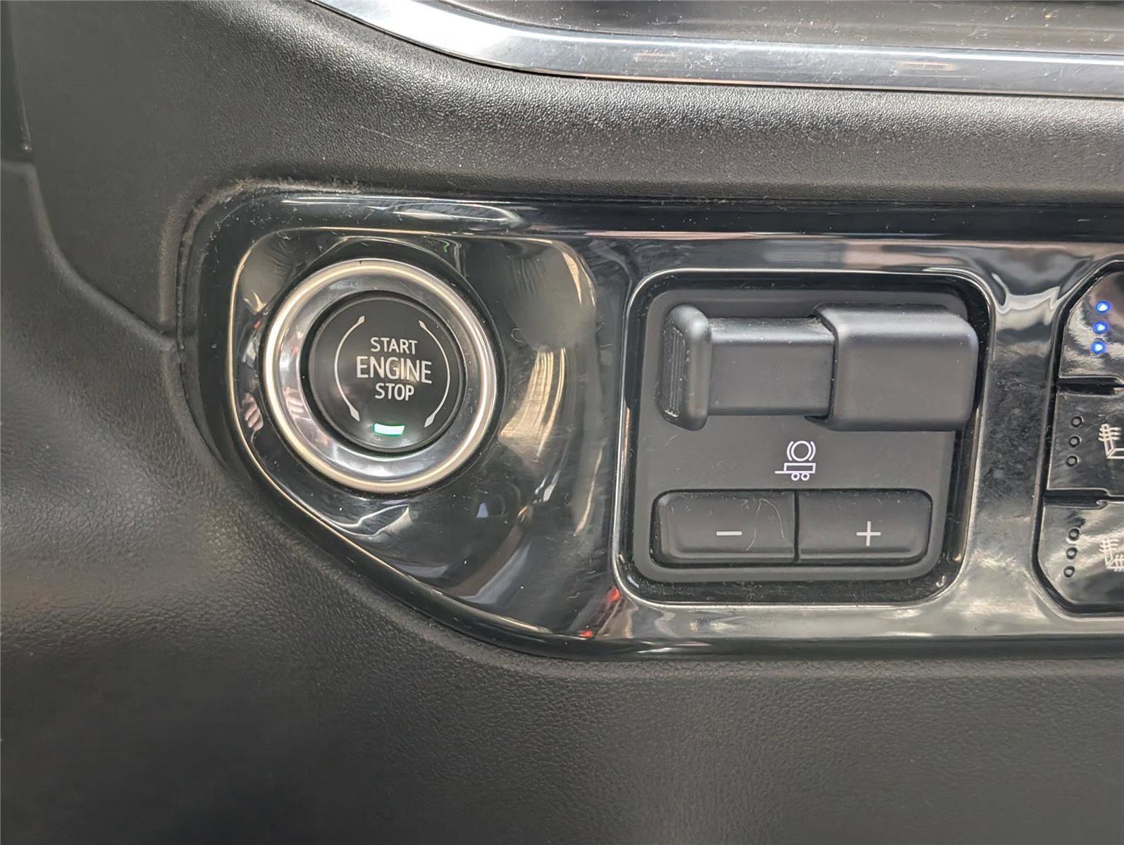 Used 2024 Chevrolet Silverado 2500 High Country w/ Technology Package image 19