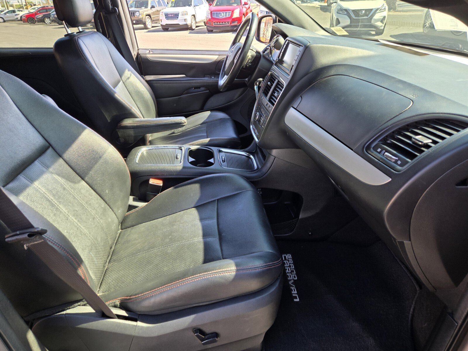 Used 2016 Dodge Grand Caravan R/T FWD image 13