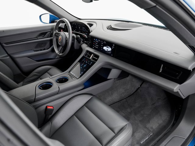 Used 2023 Porsche Taycan image 22