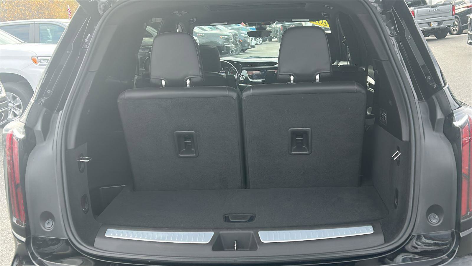 Used 2022 Cadillac XT6 Sport w/ Technology Package image 10