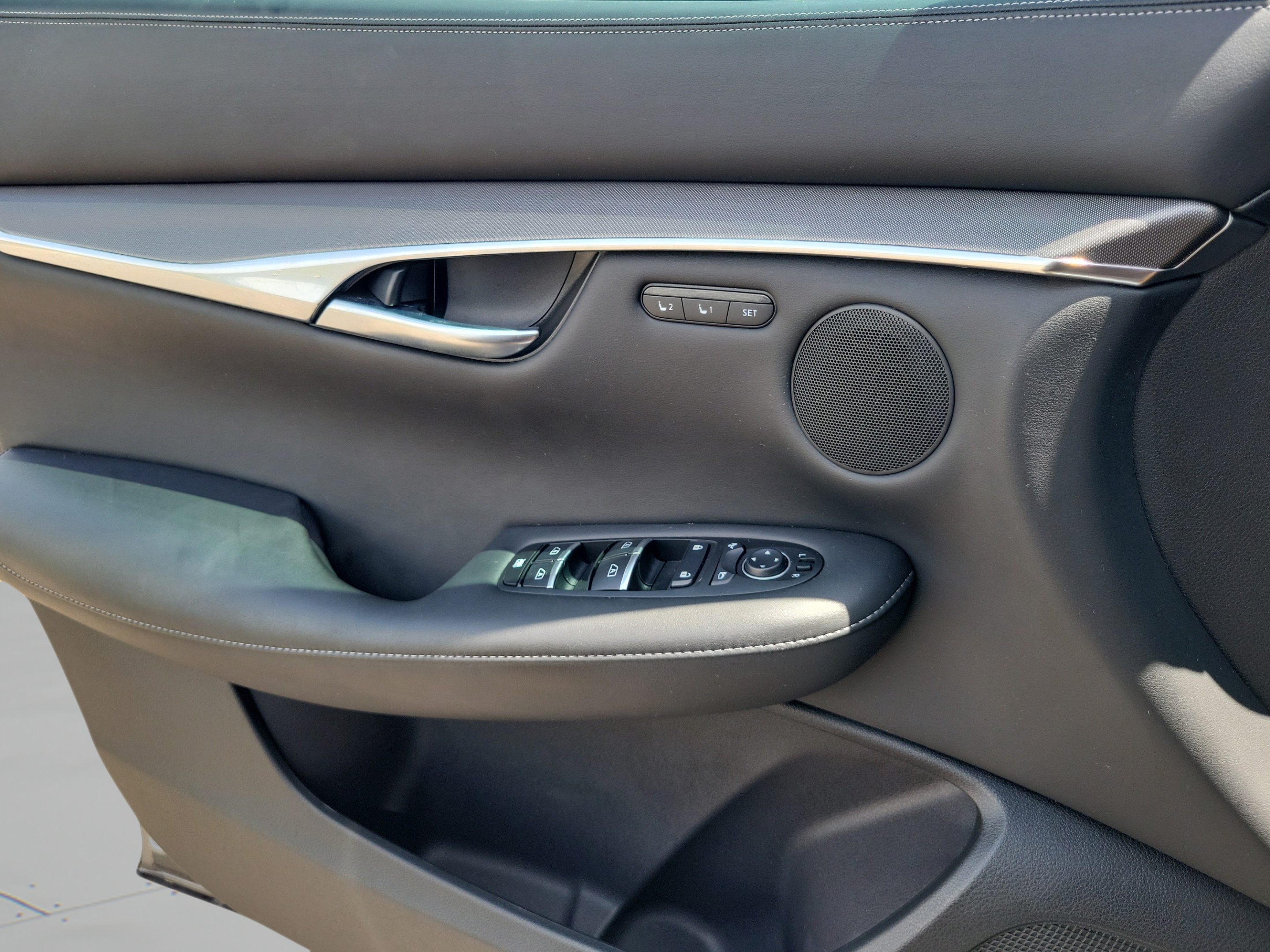 Certified 2023 INFINITI QX50 Luxe FWD image 24