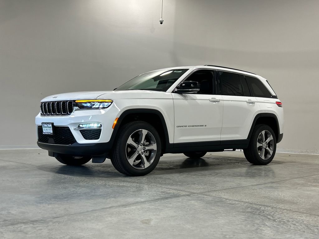 New 2025 Jeep Grand Cherokee Limited image 2