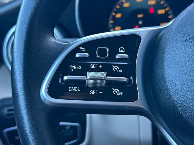 Used 2022 Mercedes-Benz GLC 300 w/ Multimedia Package Lite image 28