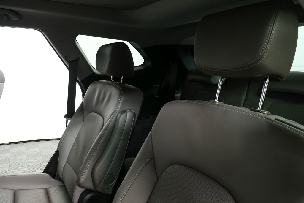 Used 2017 Hyundai Santa Fe Limited image 22