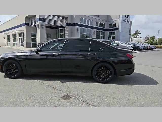 Used 2022 BMW 740i w/ Premium Package RWD image 20