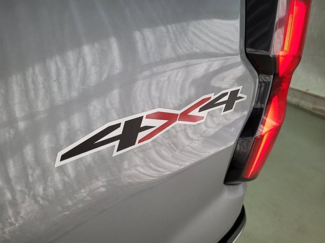 Used 2023 Chevrolet Colorado LT w/ LT Convenience Package III image 21