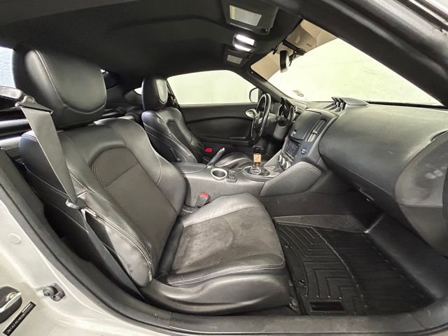 Used 2011 Nissan 370Z Touring w/ Sport Pkg image 8