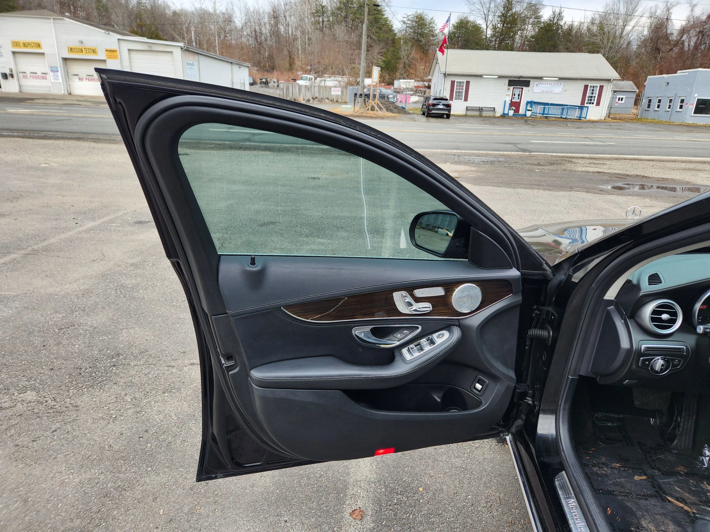 Used 2016 Mercedes-Benz C 300 4MATIC Sedan w/ Multimedia Package image 22