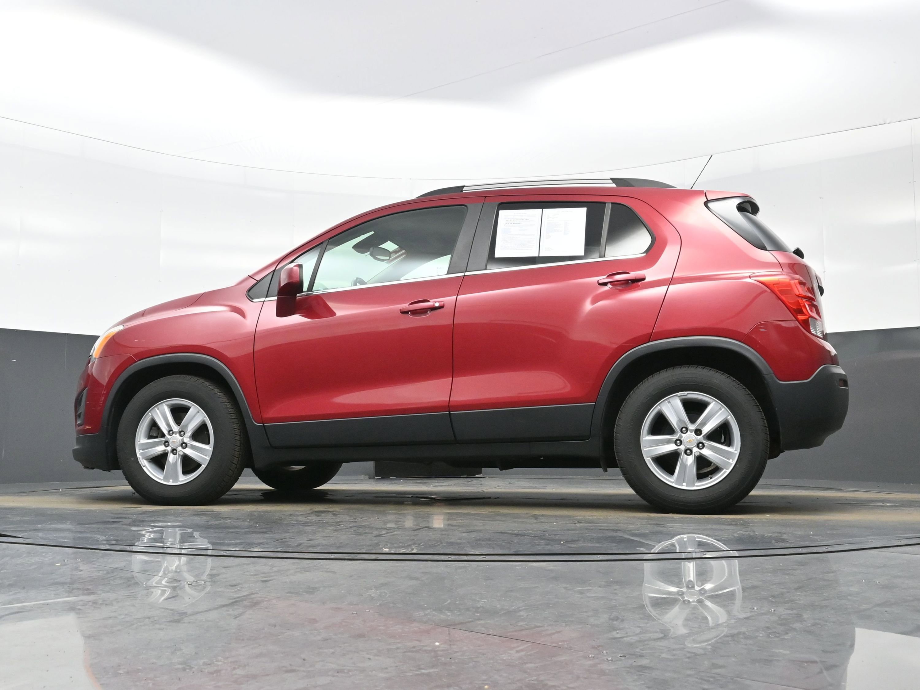 Used 2015 Chevrolet Trax LT w/ LT Plus Package FWD image 28