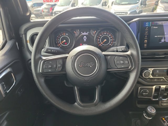 Certified 2025 Jeep Gladiator Sport AWD/4WD image 26