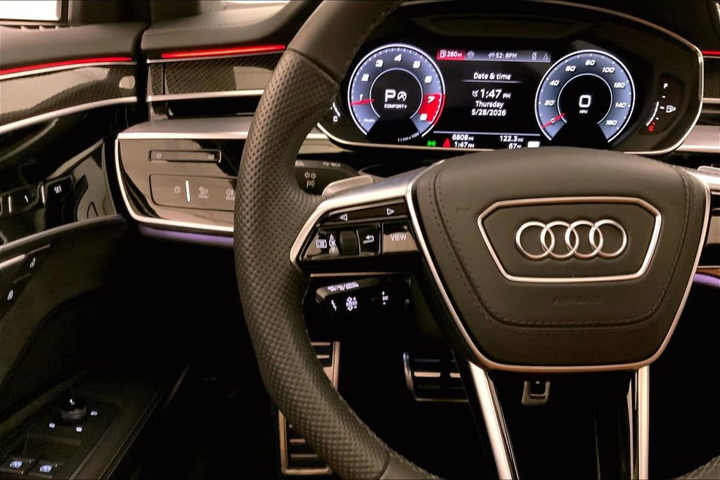 Used 2024 Audi S8 AWD/4WD image 18